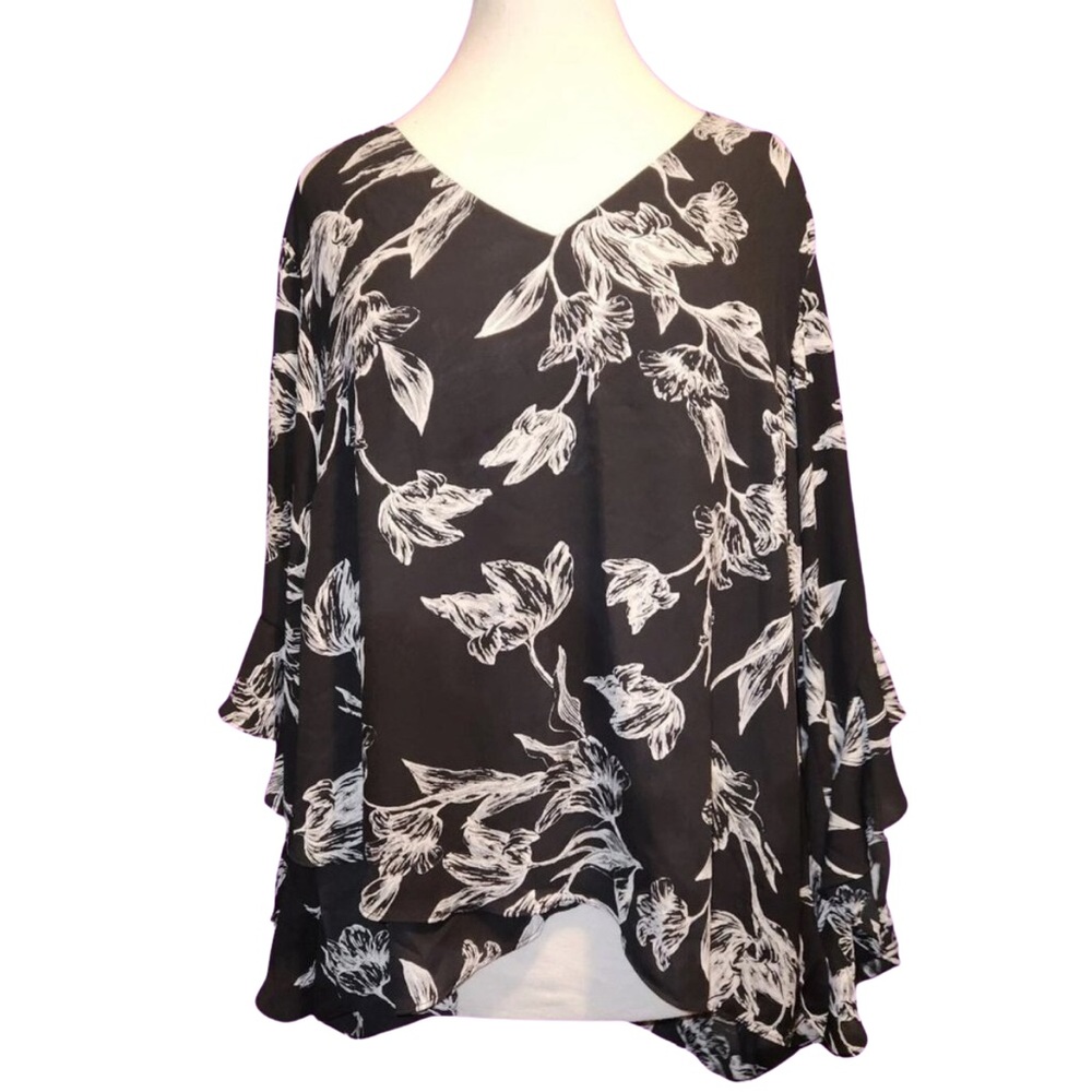 Feminine Floral. Chelsea & Theodore Women’s Top 3X. Black & White. Romantic
